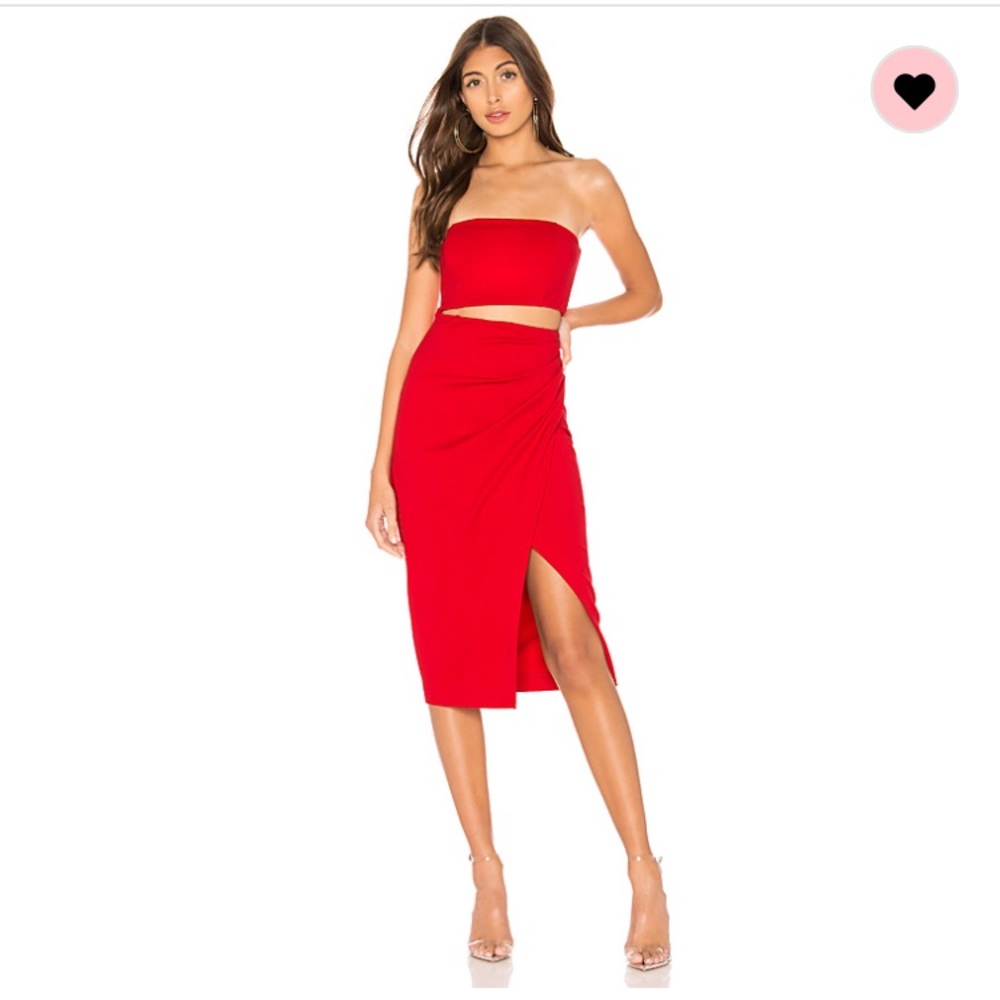 NWT. Stunning red dress from revolve.